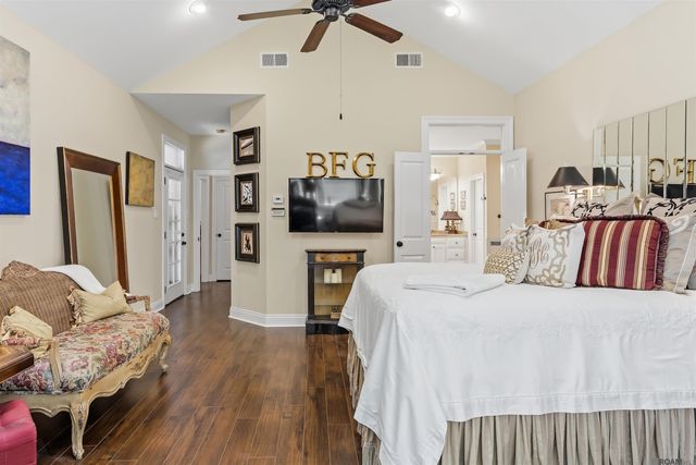 9584 Victory Ln, Denham Springs, LA 70726