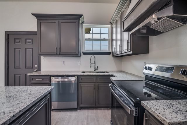 701 Lakeland Drive, West Tawakoni, TX 75474