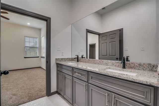701 Lakeland Drive, West Tawakoni, TX 75474