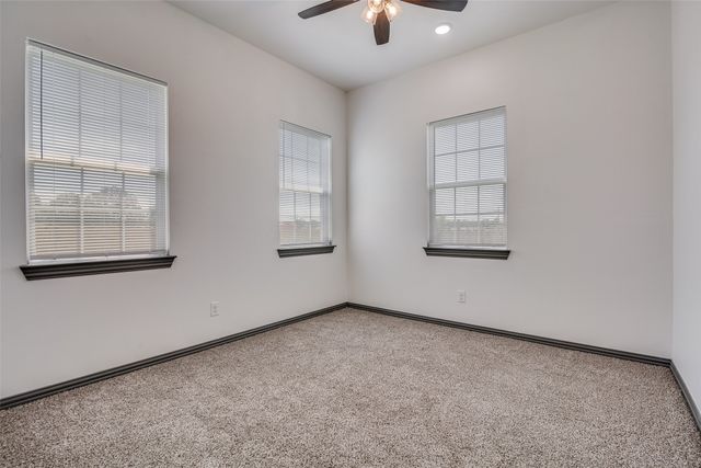 701 Lakeland Drive, West Tawakoni, TX 75474