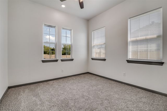701 Lakeland Drive, West Tawakoni, TX 75474
