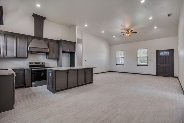 701 Lakeland Drive, West Tawakoni, TX 75474