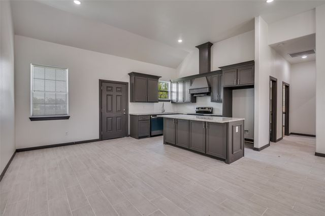 701 Lakeland Drive, West Tawakoni, TX 75474