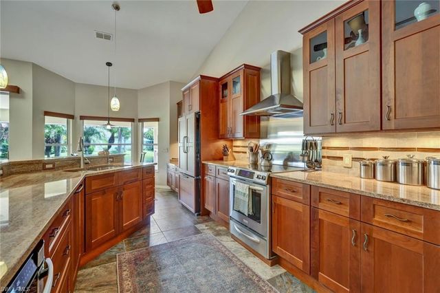 1982 Crown Pointe BLVD, Naples, FL 34112