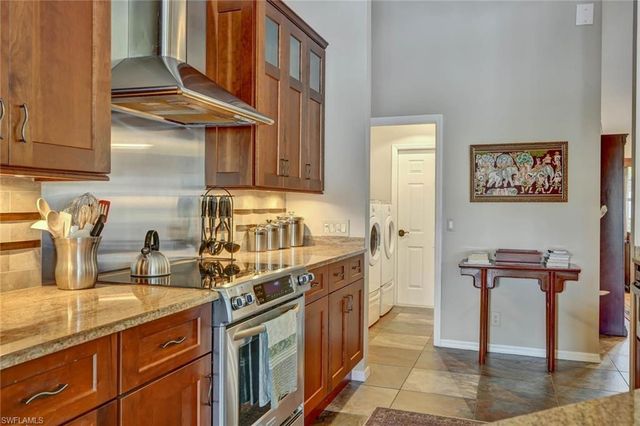 1982 Crown Pointe BLVD, Naples, FL 34112
