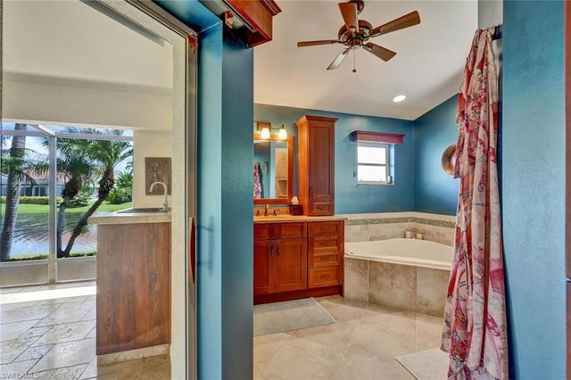 1982 Crown Pointe BLVD, Naples, FL 34112