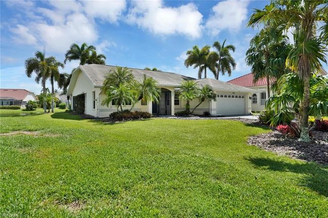 1982 Crown Pointe BLVD, Naples, FL 34112