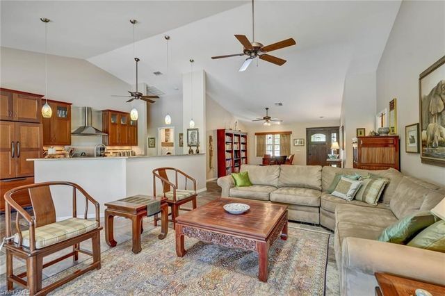 1982 Crown Pointe BLVD, Naples, FL 34112
