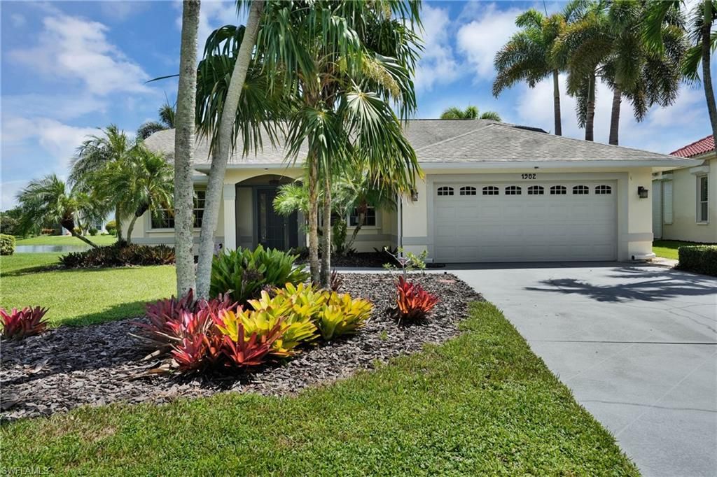 1982 Crown Pointe BLVD, Naples, FL 34112
