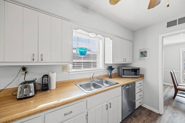 3556 EVENING LIGHT DR, Bartlett, TN 38135