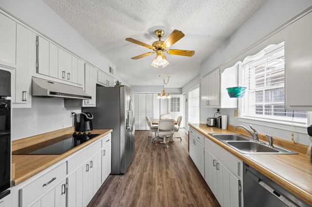 3556 EVENING LIGHT DR, Bartlett, TN 38135