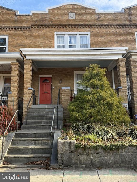 5 SHERMAN CIR NW, Washington, DC 20011