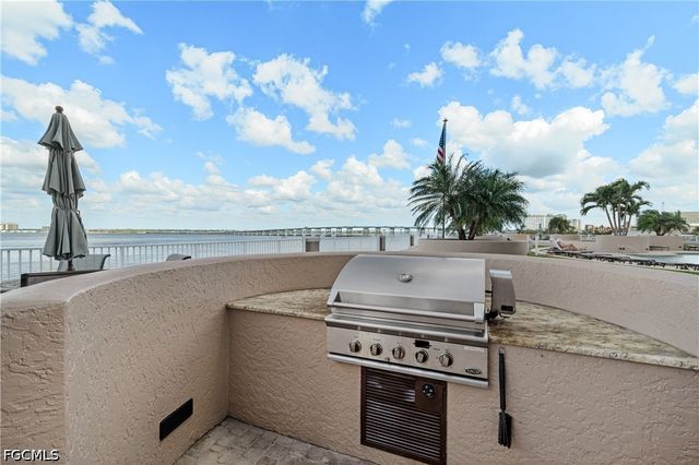 2090 W First ST I2409, Fort Myers, FL 33901