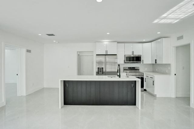 3234 Taft Street, Hollywood, FL 33021
