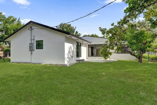3234 Taft Street, Hollywood, FL 33021