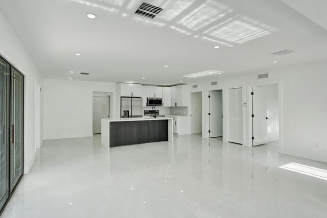 3234 Taft Street, Hollywood, FL 33021