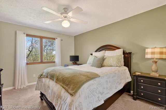 6626 Ridgeview Drive, Clarkston, MI 48346