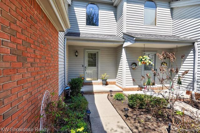 6626 Ridgeview Drive, Clarkston, MI 48346