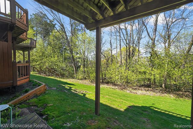 6626 Ridgeview Drive, Clarkston, MI 48346