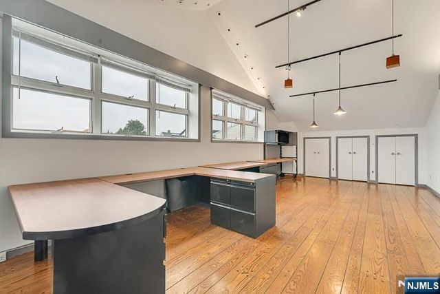 107 Stuyvesant Avenue 2nd Fl, Lyndhurst, NJ 07071