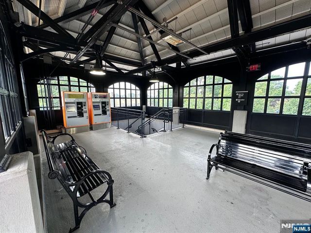 107 Stuyvesant Avenue 2nd Fl, Lyndhurst, NJ 07071