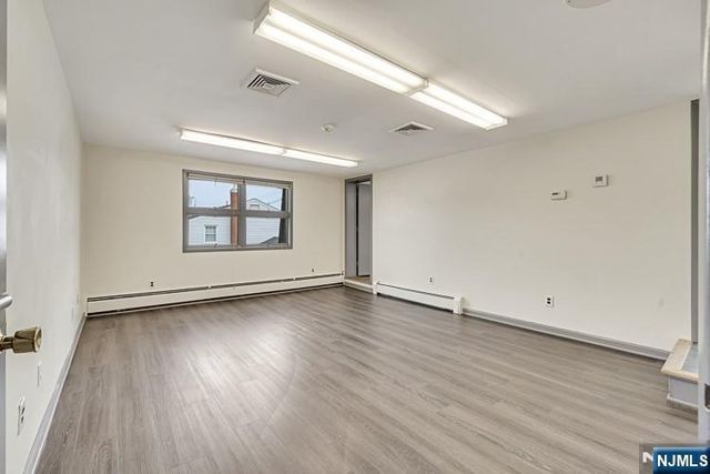 107 Stuyvesant Avenue 2nd Fl, Lyndhurst, NJ 07071