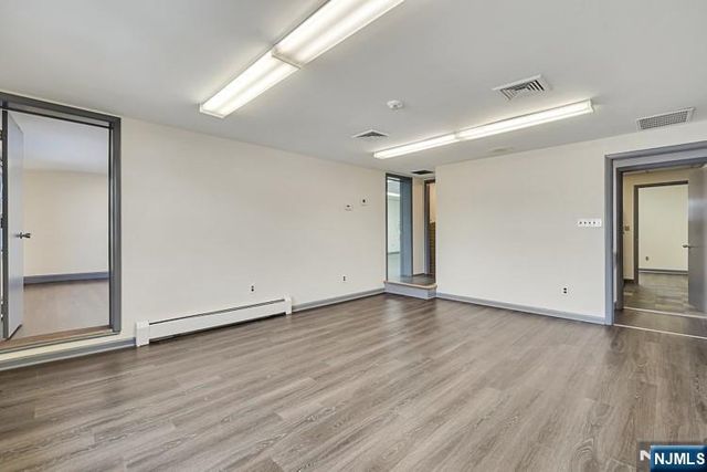 107 Stuyvesant Avenue 2nd Fl, Lyndhurst, NJ 07071