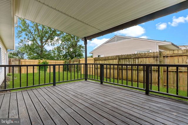 35 THIMBLEBERRY LN, Levittown, PA 19054