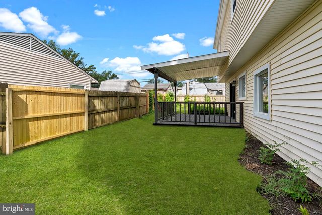 35 THIMBLEBERRY LN, Levittown, PA 19054