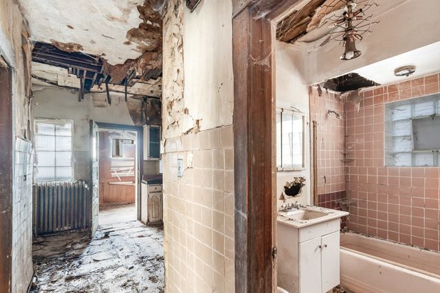 4920 W Cortez Street, Chicago, IL 60651