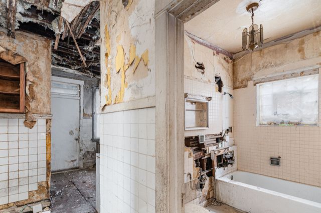 4920 W Cortez Street, Chicago, IL 60651