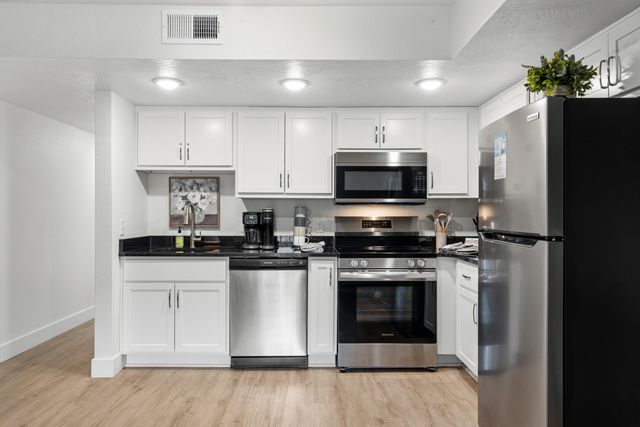 403 Veterans Boulevard F-13, Branson, MO 65616