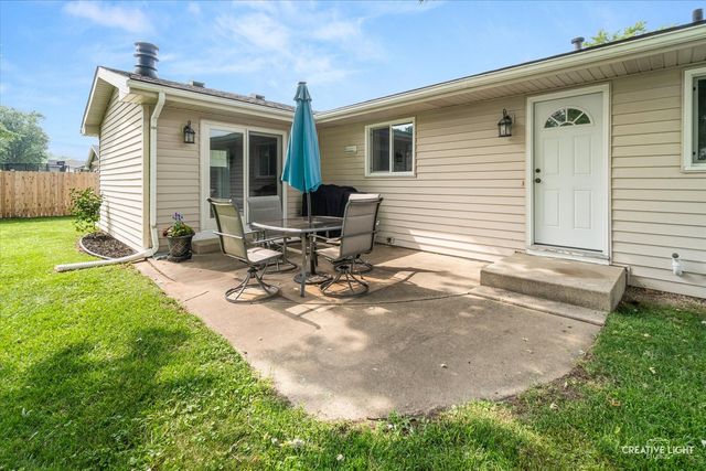 2160 W Illinois Avenue, Aurora, IL 60506