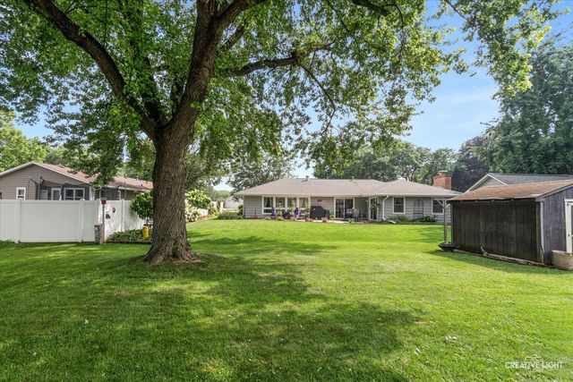 2160 W Illinois Avenue, Aurora, IL 60506