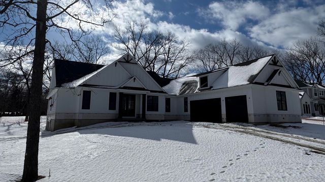 5615 Old Orchard Trail, Orchard Lake, MI 48324