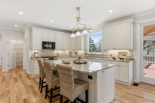 4037 S Lindbergh Boulevard, Sunset Hills, MO 63127