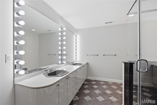 4037 S Lindbergh Boulevard, Sunset Hills, MO 63127