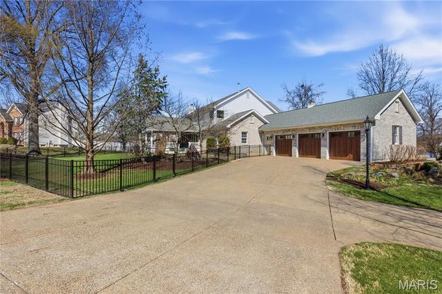 4037 S Lindbergh Boulevard, Sunset Hills, MO 63127