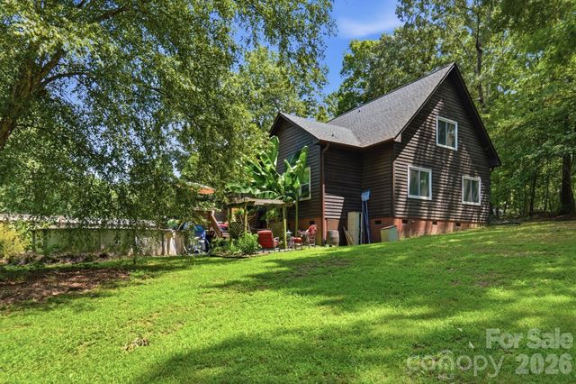 141 Oak Leaf Lane, Wingate, NC 28174