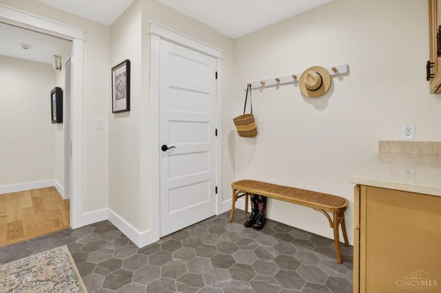 10552 Tanagerhills Drive, Symmes Twp, OH 45249