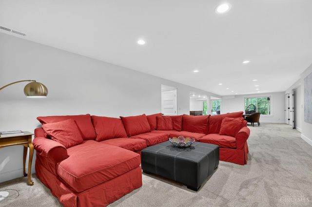 10552 Tanagerhills Drive, Symmes Twp, OH 45249