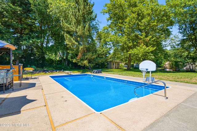 40 Millbrook Drive, New Monmouth, NJ 07748