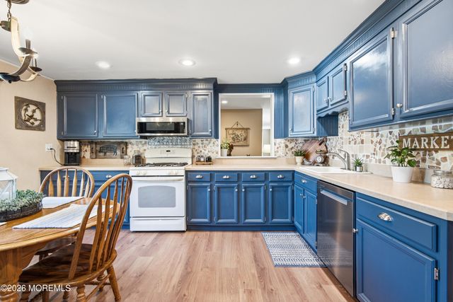40 Millbrook Drive, New Monmouth, NJ 07748
