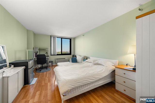 1265 15th 11L, Fort Lee, NJ 07024