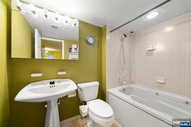 1265 15th 11L, Fort Lee, NJ 07024