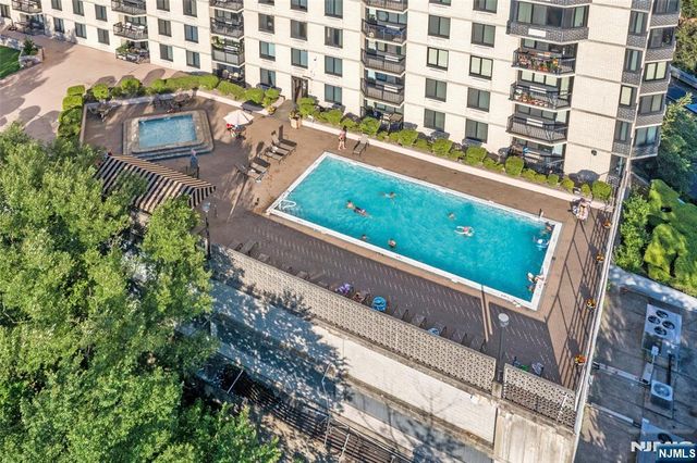 1265 15th 11L, Fort Lee, NJ 07024