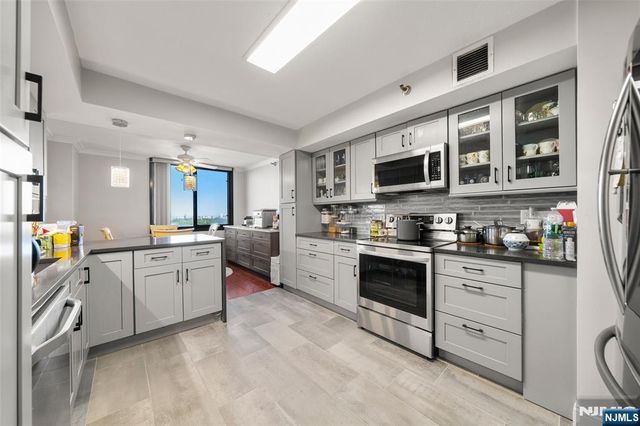 1265 15th 11L, Fort Lee, NJ 07024