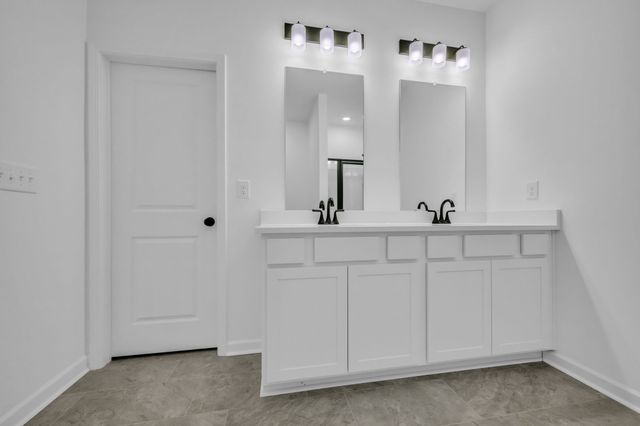 122 Ironhorse Way, Dickson, TN 37055