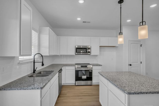 122 Ironhorse Way, Dickson, TN 37055