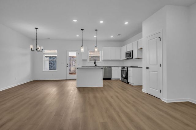 122 Ironhorse Way, Dickson, TN 37055